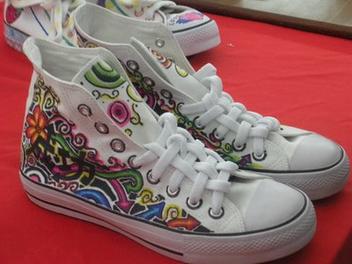 How To Seal Acrylic Paint on Shoes - Blended Canvas